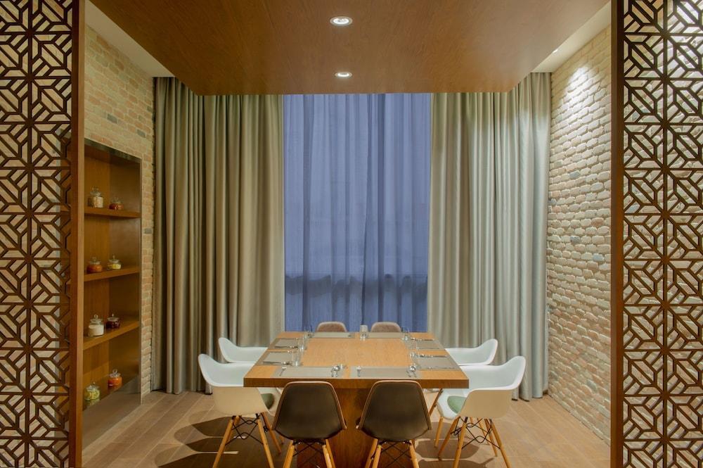 Hotel Doubletree By Hilton Doha - Al Sadd Zewnętrze zdjęcie Meeting room