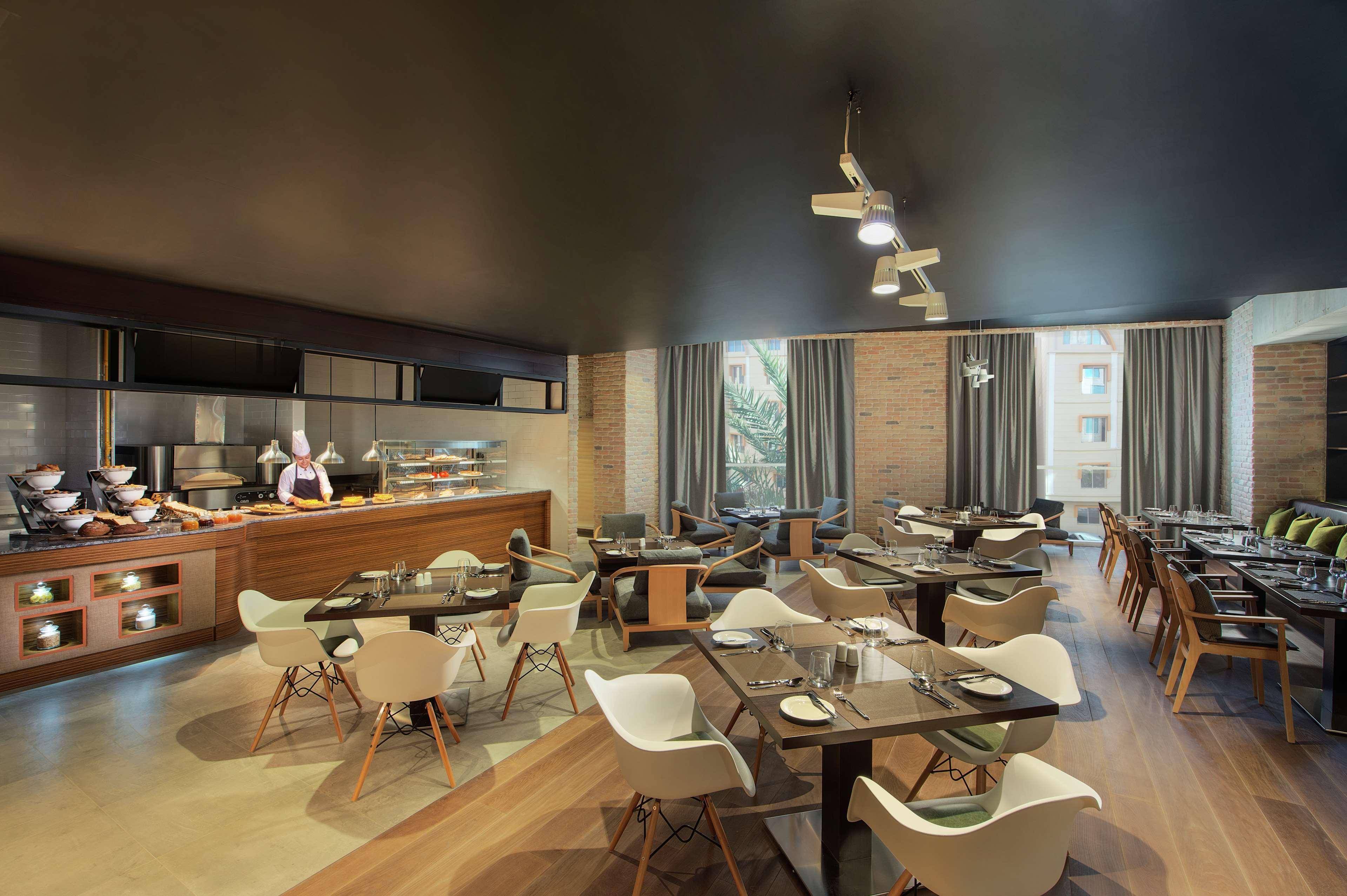 Hotel Doubletree By Hilton Doha - Al Sadd Zewnętrze zdjęcie Restaurant