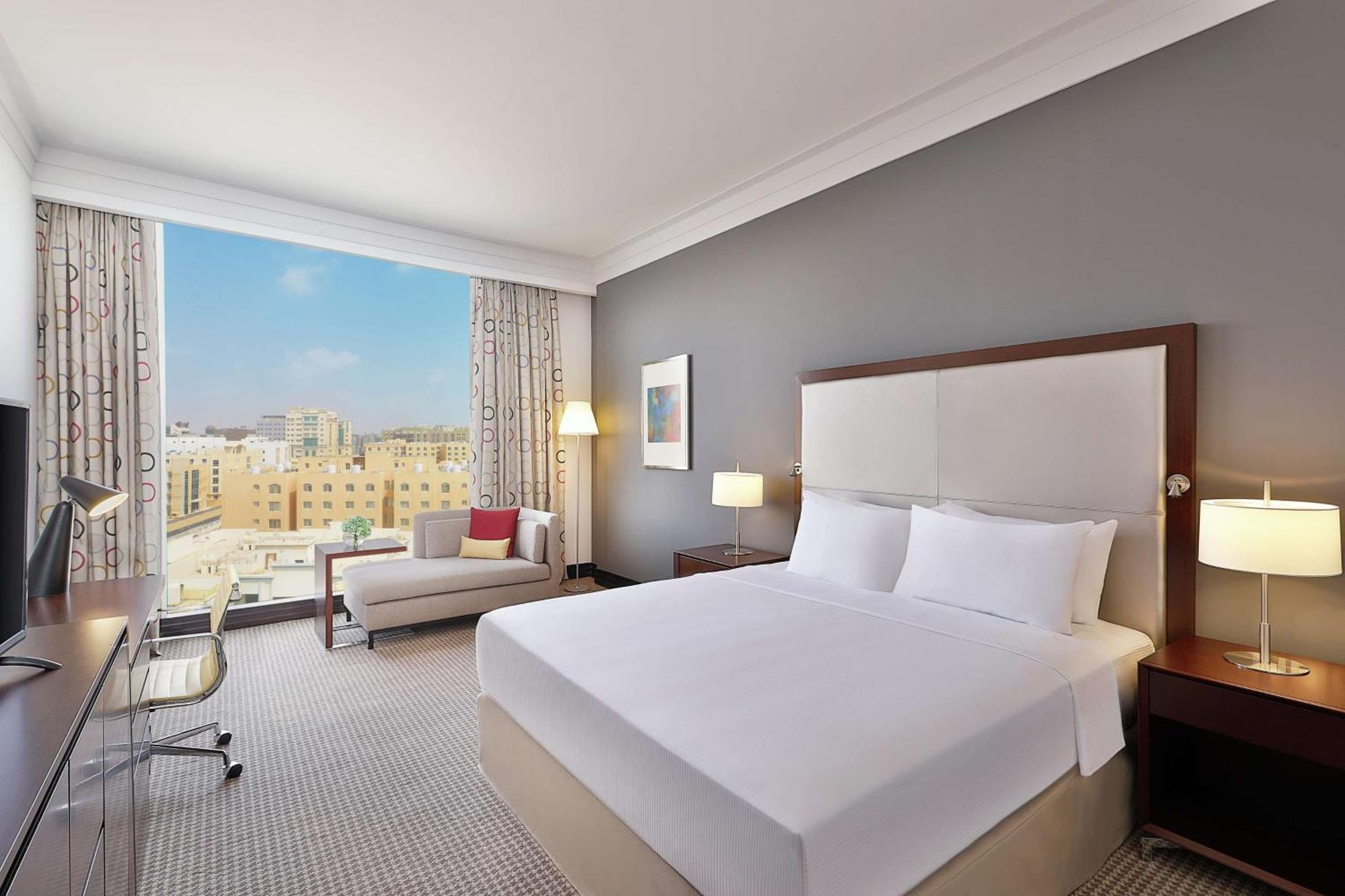 Hotel Doubletree By Hilton Doha - Al Sadd Zewnętrze zdjęcie A guest room at the hotel