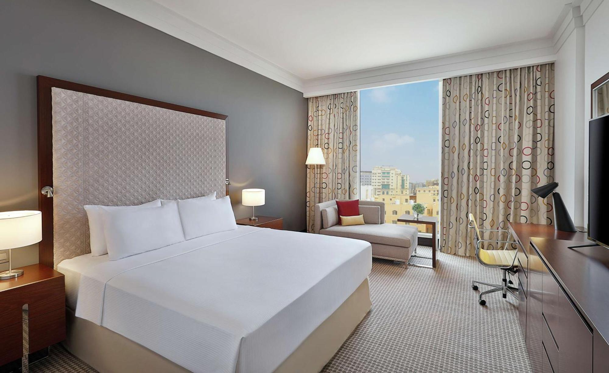 Hotel Doubletree By Hilton Doha - Al Sadd Zewnętrze zdjęcie A guest room at the hotel