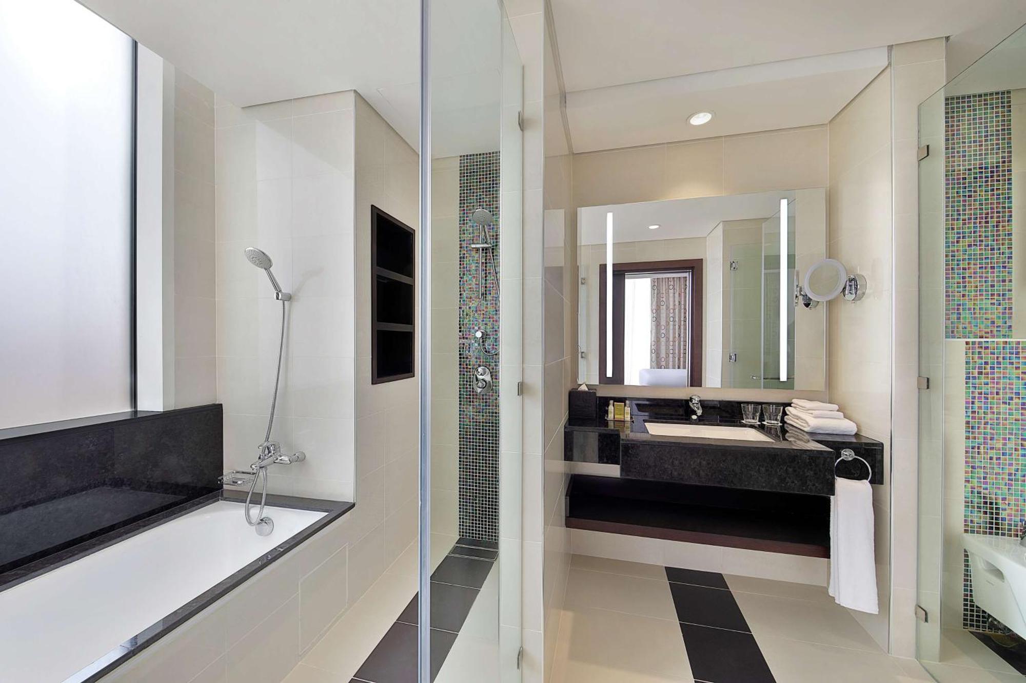 Hotel Doubletree By Hilton Doha - Al Sadd Zewnętrze zdjęcie Bathroom