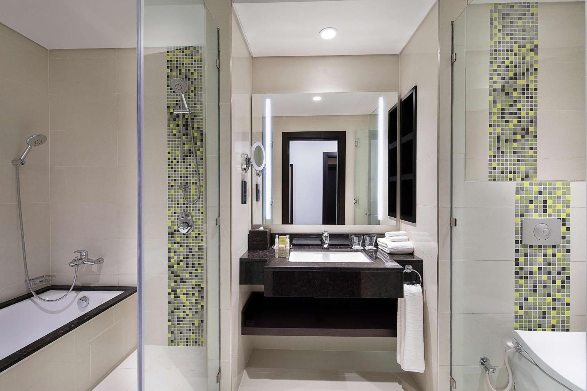 Hotel Doubletree By Hilton Doha - Al Sadd Zewnętrze zdjęcie Bathroom