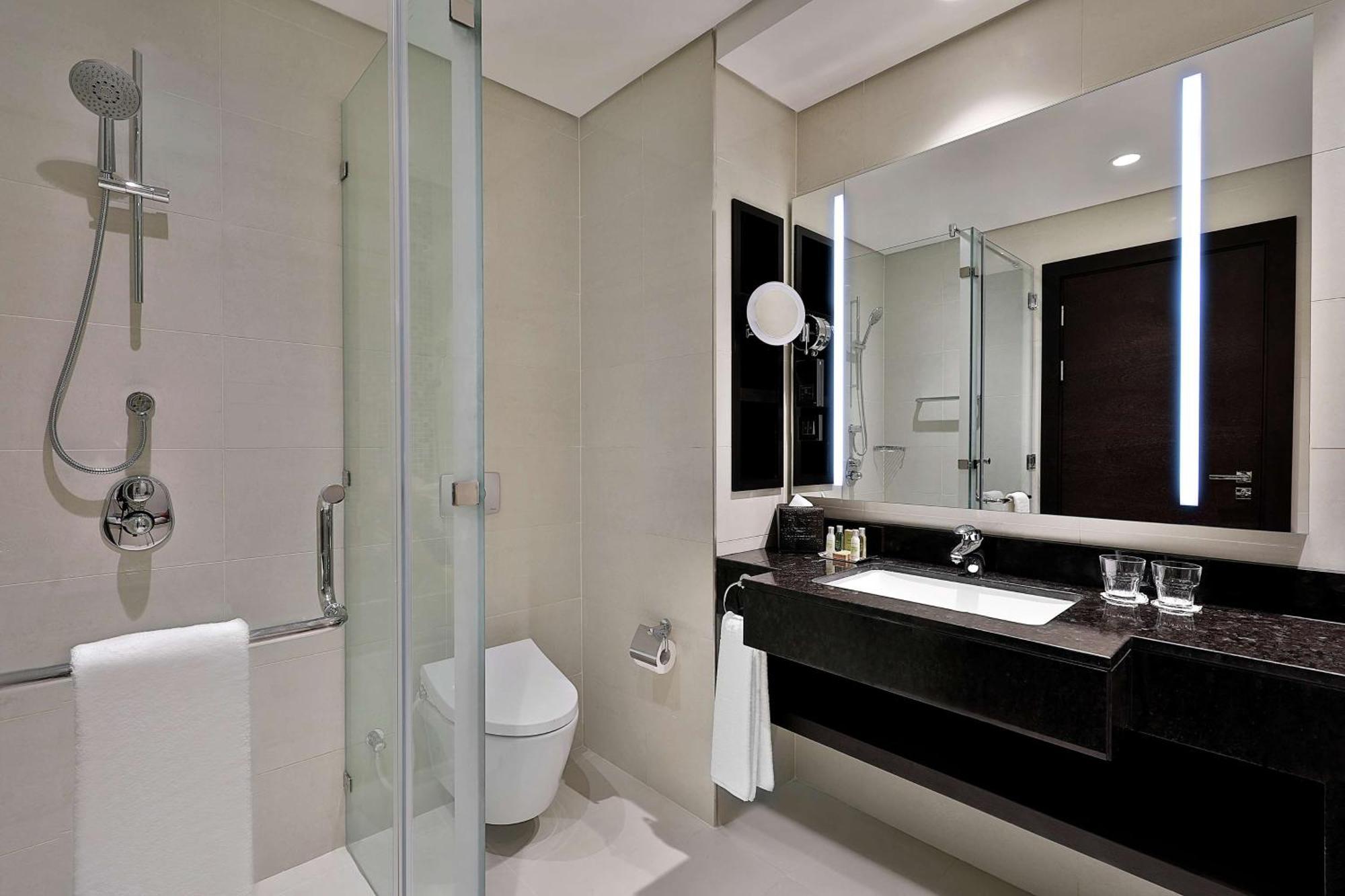 Hotel Doubletree By Hilton Doha - Al Sadd Zewnętrze zdjęcie Bathroom