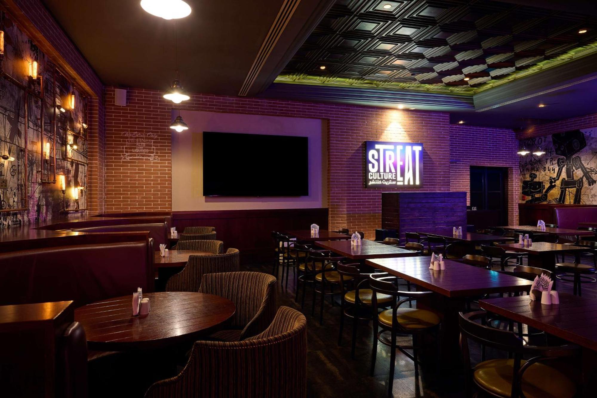 Hotel Doubletree By Hilton Doha - Al Sadd Zewnętrze zdjęcie The interior of Siren Records