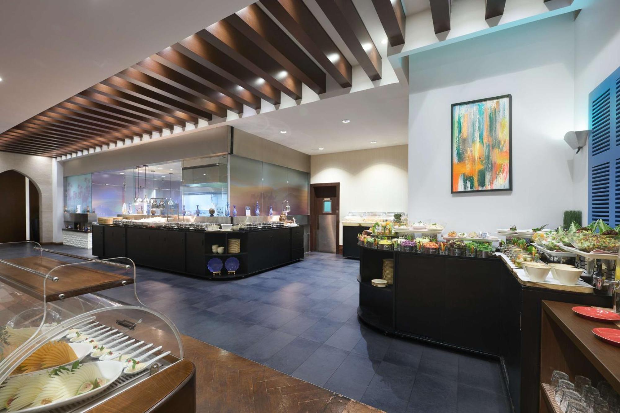Hotel Doubletree By Hilton Doha - Al Sadd Zewnętrze zdjęcie The restaurant